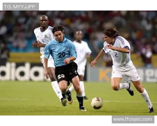 杰志足球队乌拉圭球星引领新风潮 助力球队迎接更高挑战