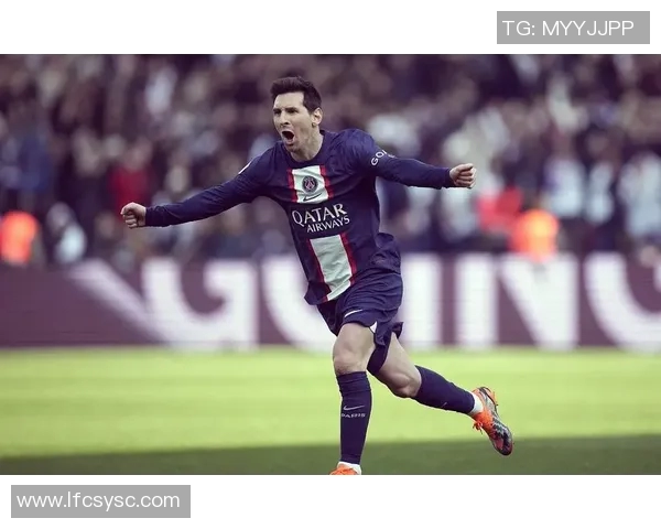 热搜足球球星盘点：这些明星在赛场内外的表现引关注